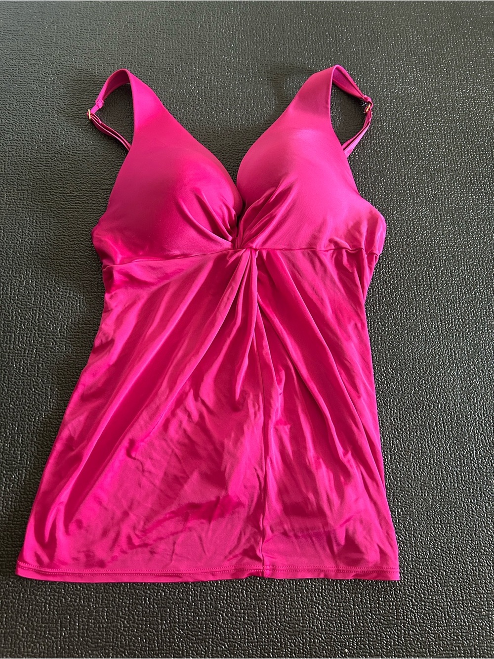 2000s Victoria’s Secret Fuchsia Twist Front Tankini Top Size 34B